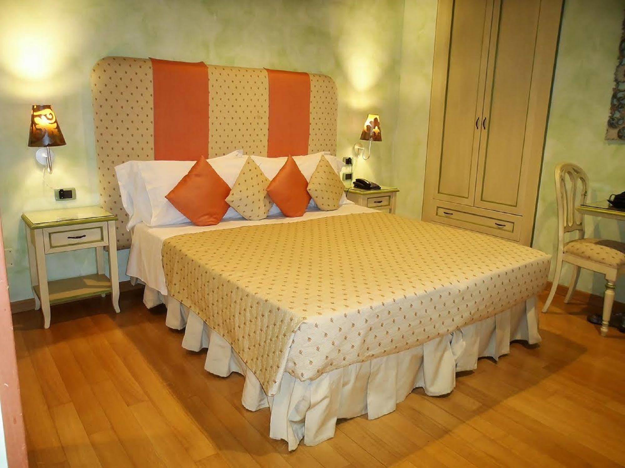 Condotti Rooms Rome Exterior photo
